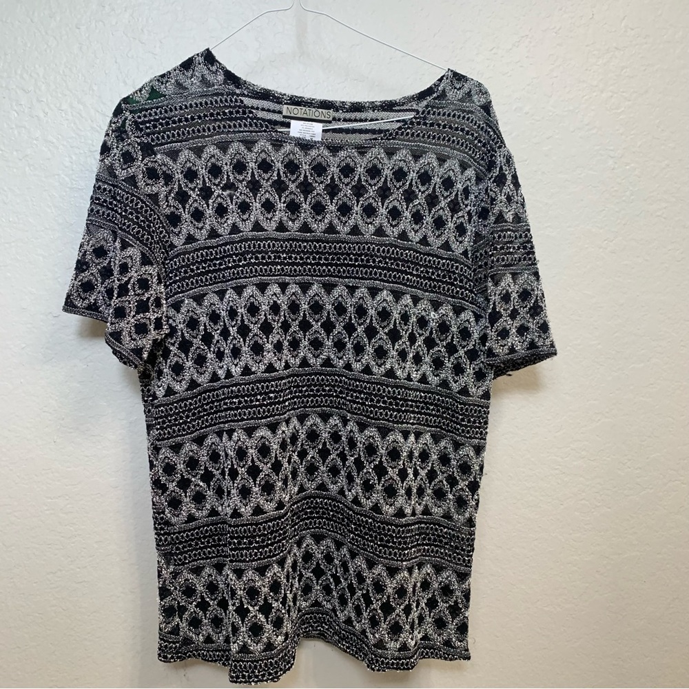 Textured black and white top